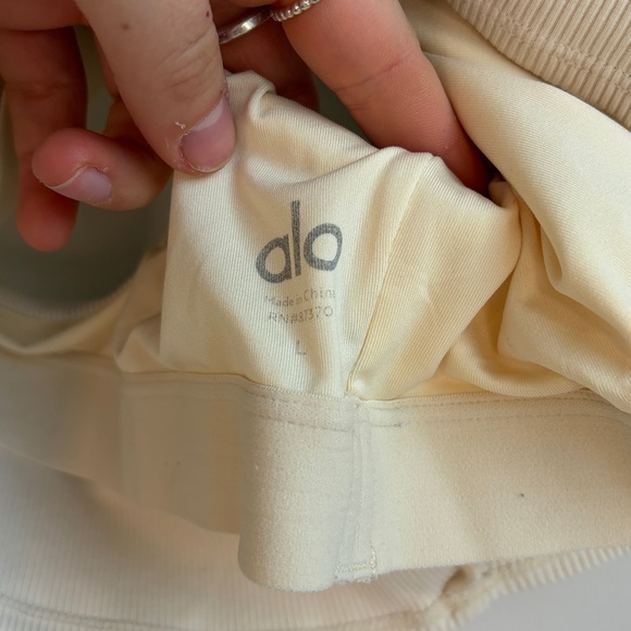 ALO Yoga Goddess Rib Cropped Dynamite Tank in French Vanilla - L - Picture 4 of 4
